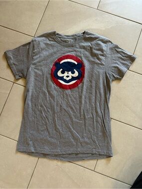 Cubs men’s t shirt